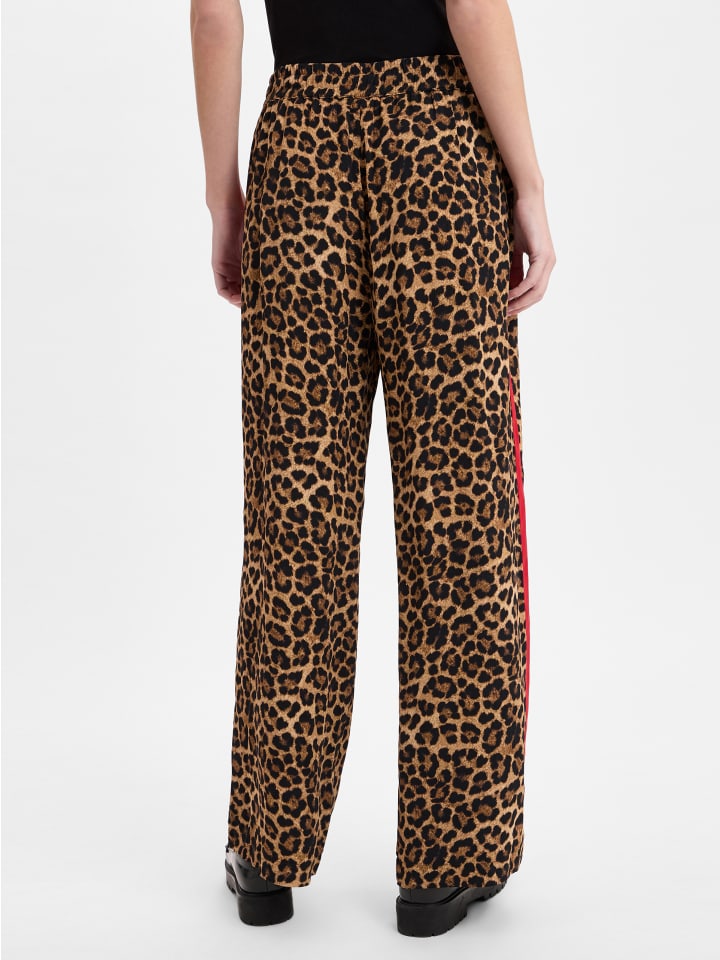 Брюки Chiara цвета верблюжий черный MAC HOSEN
Брюки Chiara цвета верблюжий черный MAC HOSEN