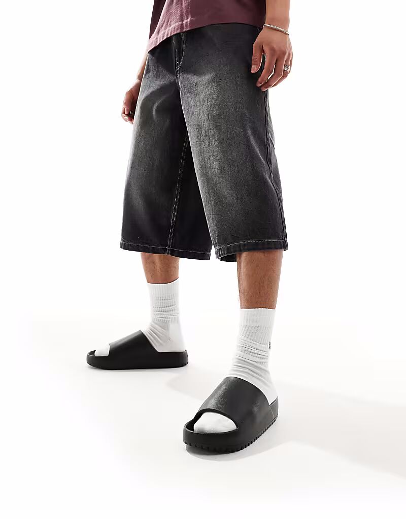 Литой слайдер Jack & Jones черного цвета
Литой слайдер Jack & Jones черного цвета