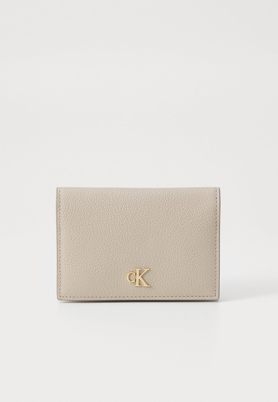Кошелек Calvin Klein Jeans MIN MONOGRAM FLAP CARDCASE, Chateau/Taupe
Кошелек Calvin Klein Jeans MIN MONOGRAM FLAP CARDCASE, Chateau/Taupe