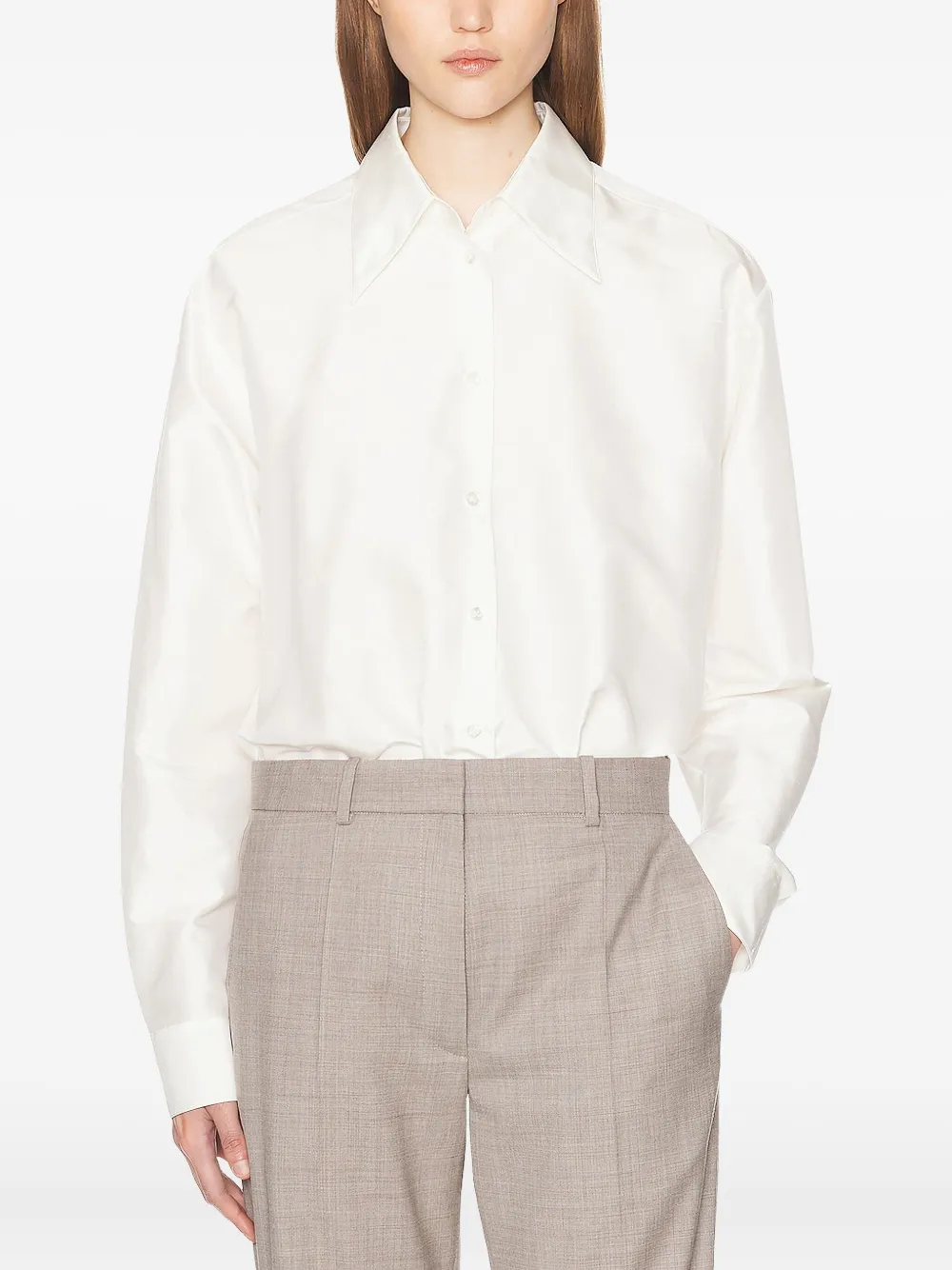 Шелковая рубашка с большим воротником THE ROW, нейтральный
Шелковая рубашка с большим воротником THE ROW, нейтральный