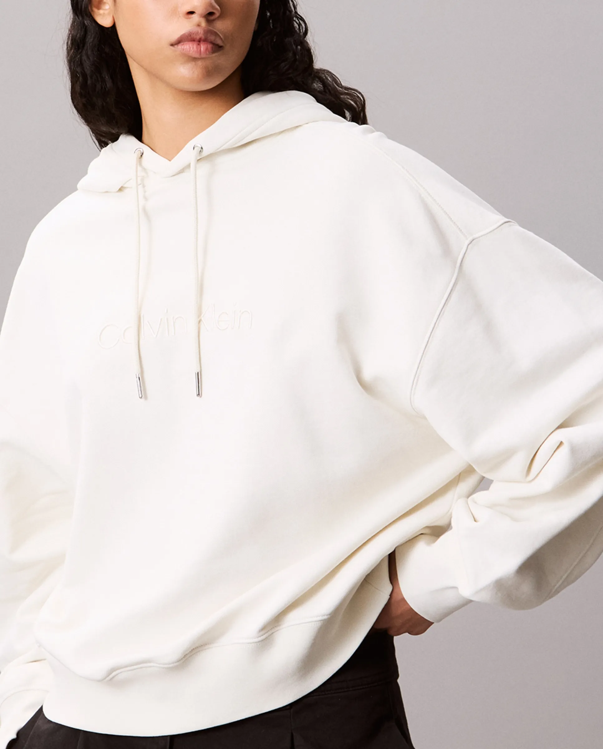 Женское худи с капюшоном и логотипом Calvin Klein, кремовый
Женское худи с капюшоном и логотипом Calvin Klein, кремовый