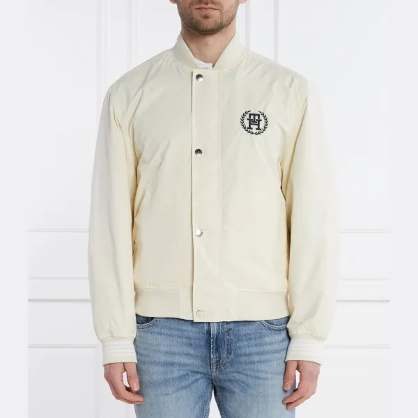 Двусторонний бомбер стандартного кроя Tommy Hilfiger, бежевый
Двусторонний бомбер стандартного кроя Tommy Hilfiger, бежевый