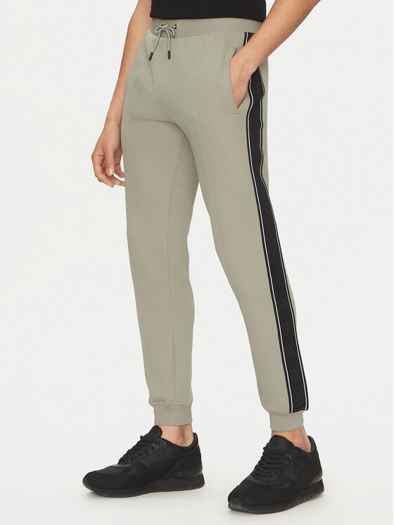 Спортивные брюки обычного кроя Z2YB09 KB3P2 Guess, зеленый
Спортивные брюки обычного кроя Z2YB09 KB3P2 Guess, зеленый