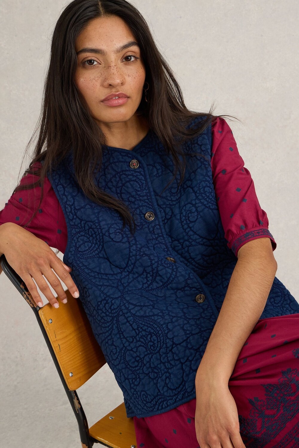 Вышитый жилет Dennie White Stuff, синий
Вышитый жилет Dennie White Stuff, синий