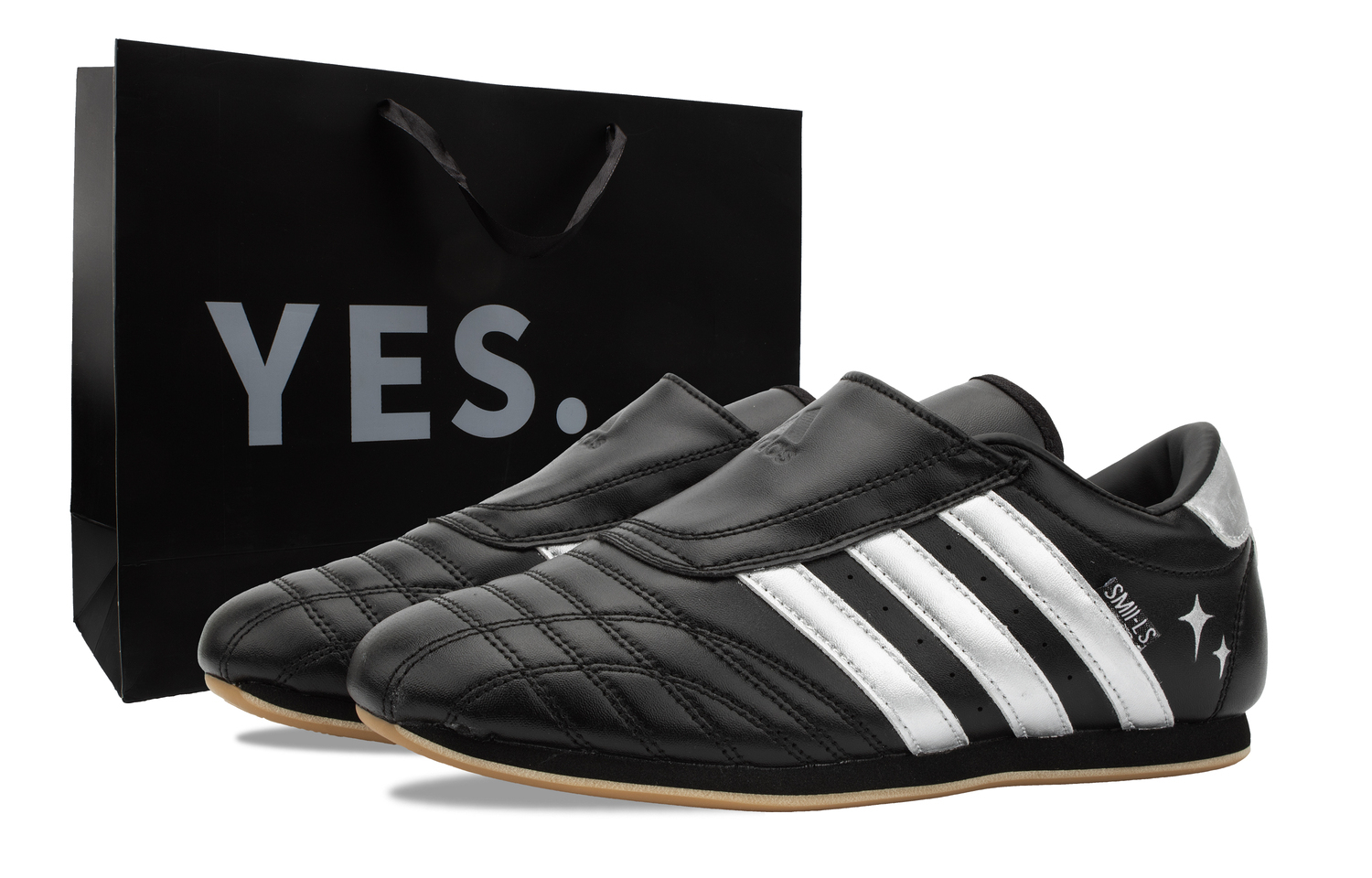 Тхэквондо Silver Mystic Realm сбалансированные легкие низкие кроссовки для тренировок Unisex Adidas Originals, черный серебряный
Тхэквондо Silver Mystic Realm сбалансированные легкие низкие кроссовки для тренировок Unisex Adidas Originals, черный серебряный