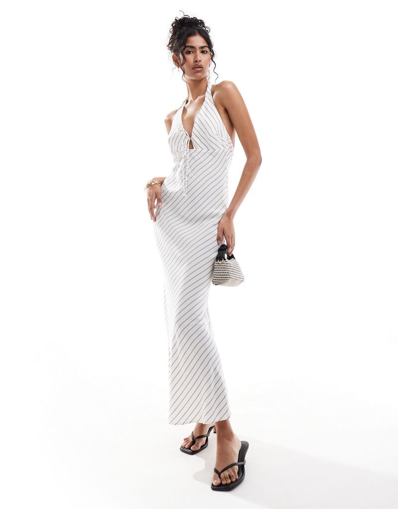 Bershka – белое полосатое платье макси с вырезом через шею
Bershka – белое полосатое платье макси с вырезом через шею