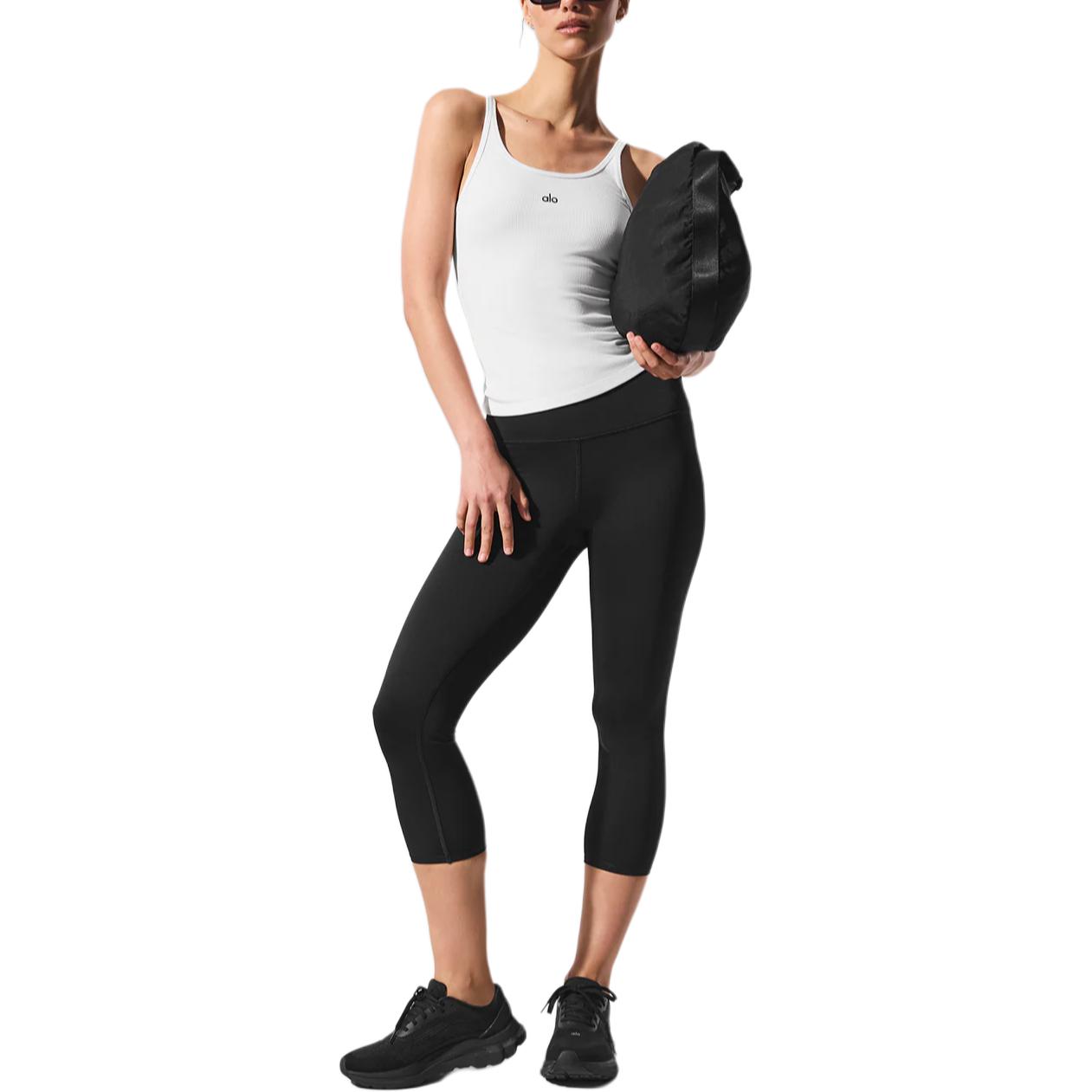 Женский топ Alo Yoga, белый
Женский топ Alo Yoga, белый