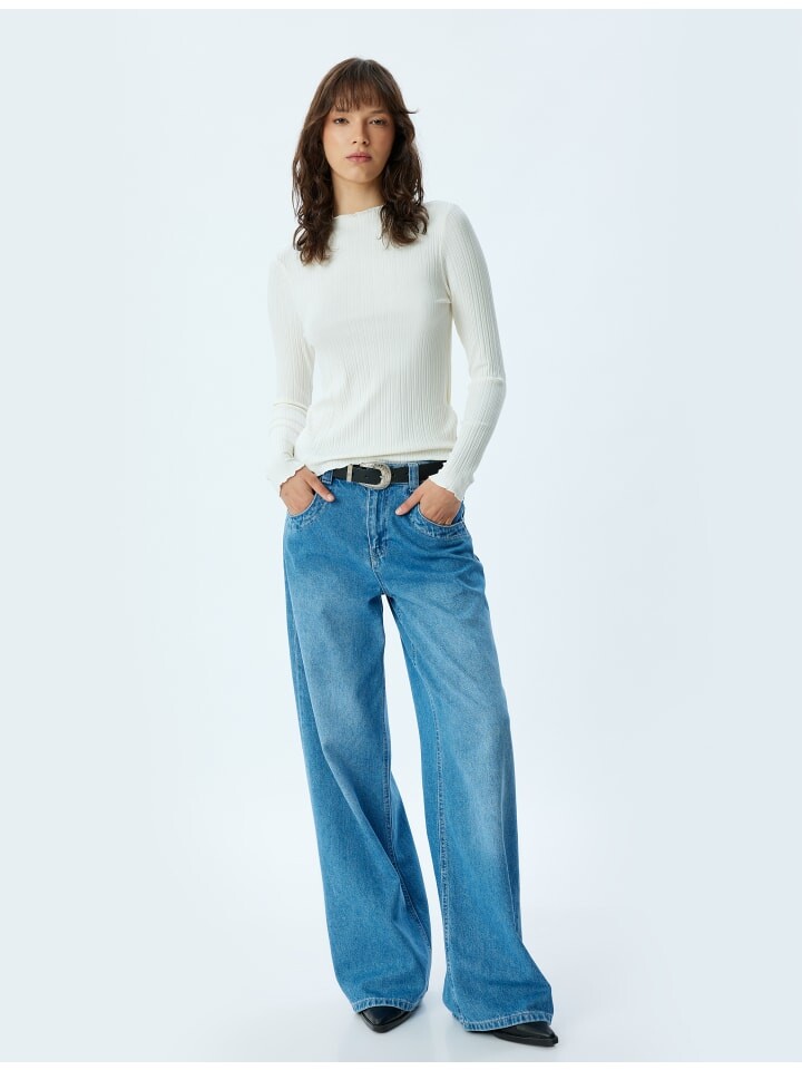 Футболка KOTON T shirt, цвет grauweiß
Футболка KOTON T shirt, цвет grauweiß