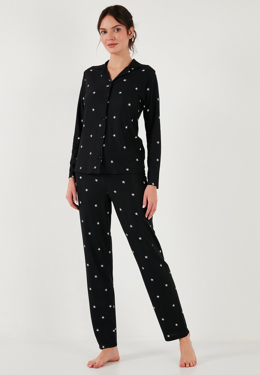 Пижамный комплект LELA SET REGULAR FIT, Black
Пижамный комплект LELA SET REGULAR FIT, Black