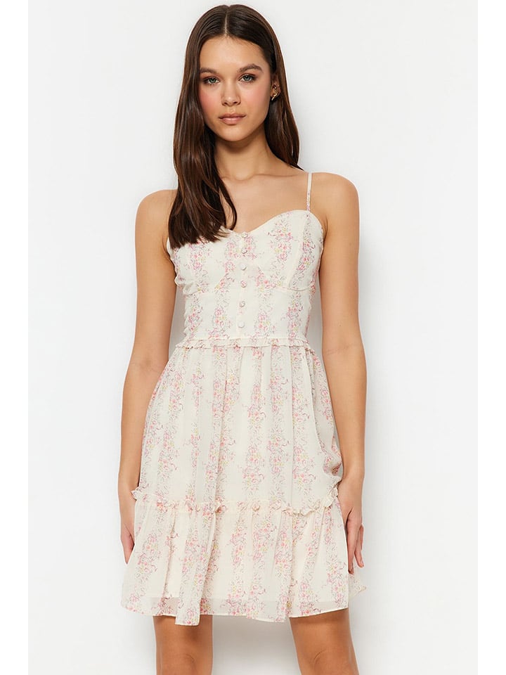 Короткое платье trendyol
Короткое платье trendyol