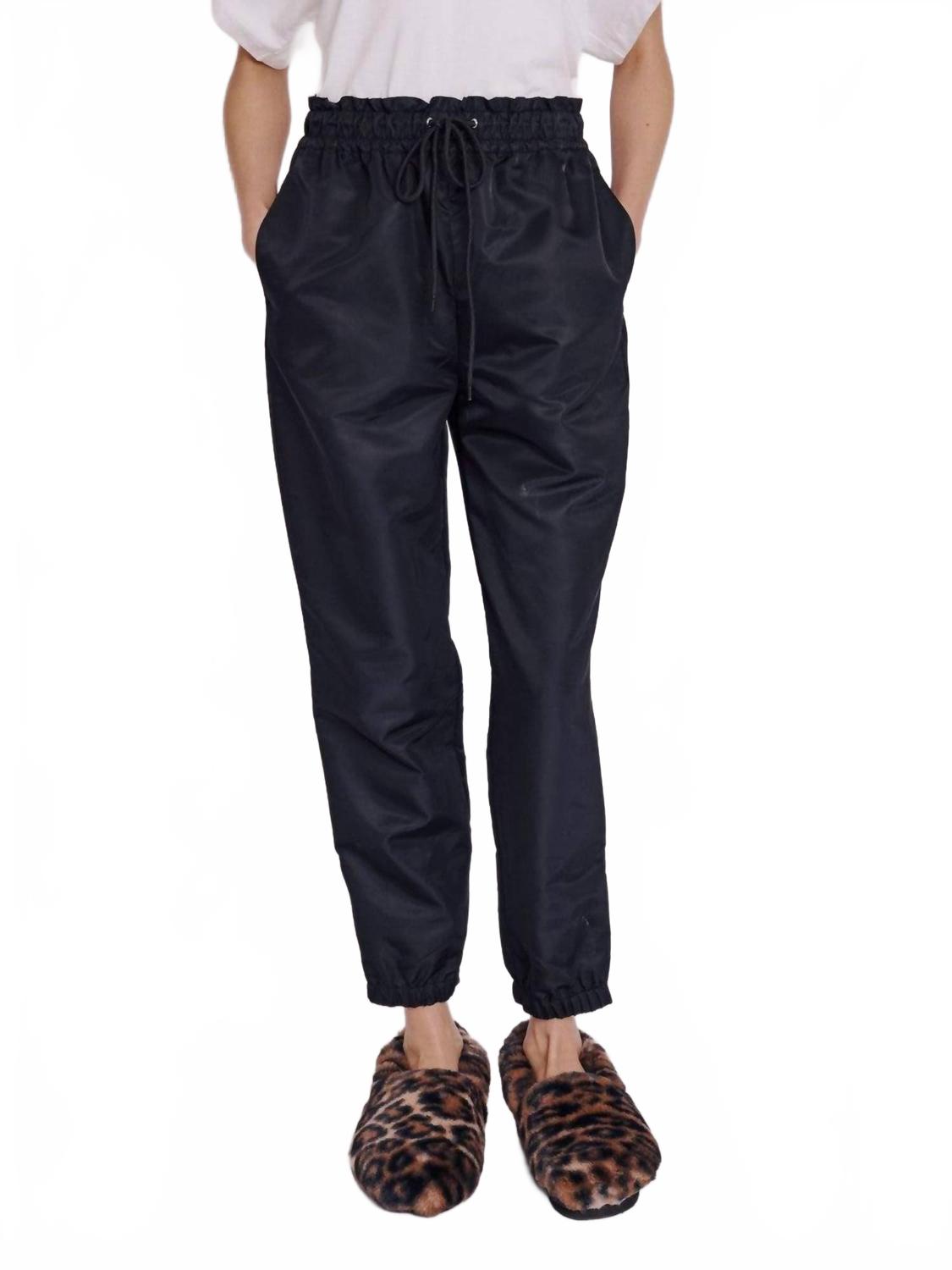 Прямые брюки Patty с кулиской в черном цвете Berenice
Прямые брюки Patty с кулиской в черном цвете Berenice