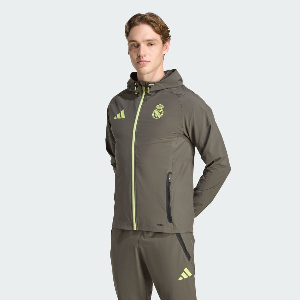 Спортивный костюм Adidas Real Madrid Tiro 25 Competition Vis Tech Travel Jacket, цвет Utility Grey/Semi Frozen Yellow 
Спортивный костюм Adidas Real Madrid Tiro 25 Competition Vis Tech Travel Jacket, цвет Utility Grey/Semi Frozen Yellow