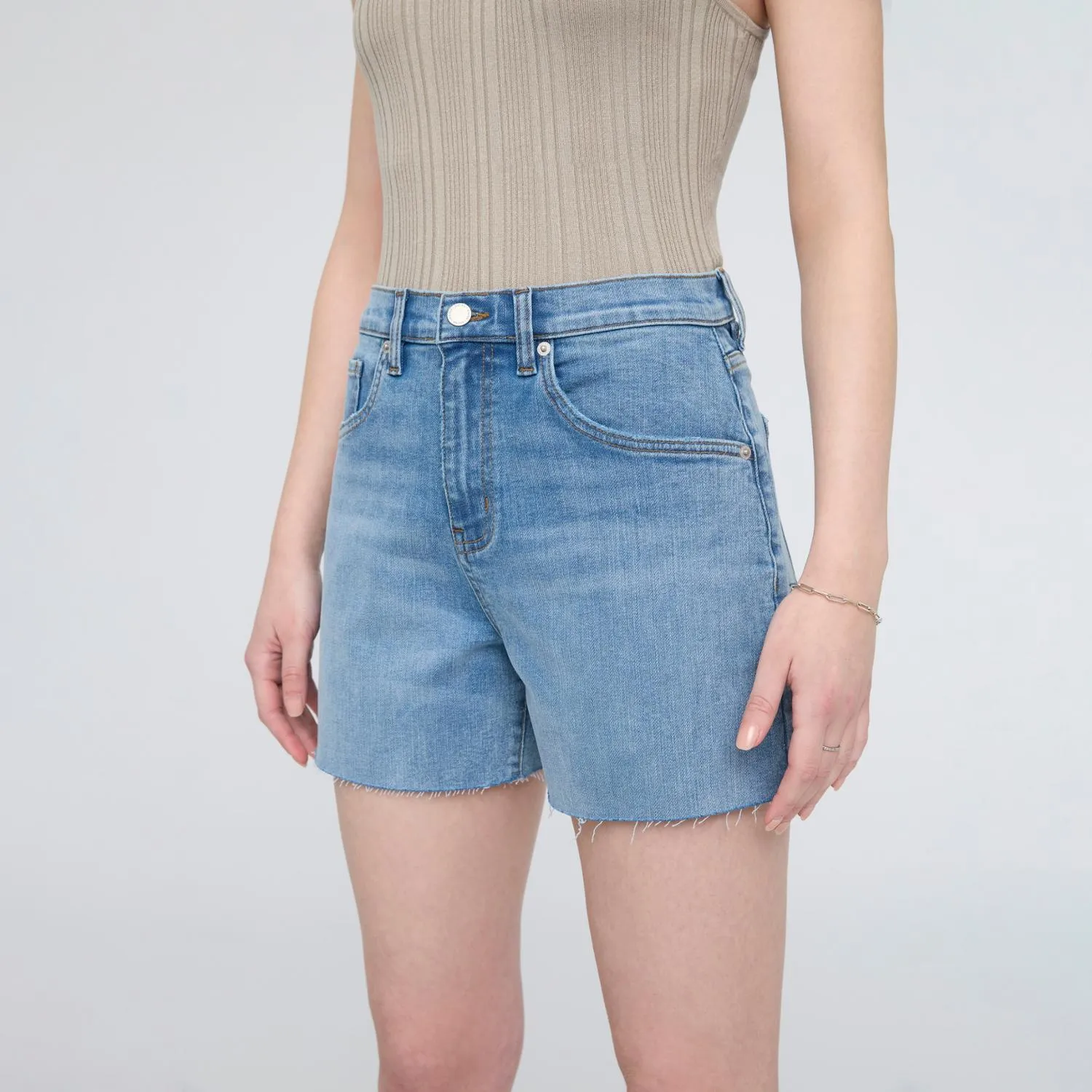 Джинсовые шорты завышенной посадки свободного кроя DUER, Light Heritage
Джинсовые шорты завышенной посадки свободного кроя DUER, Light Heritage