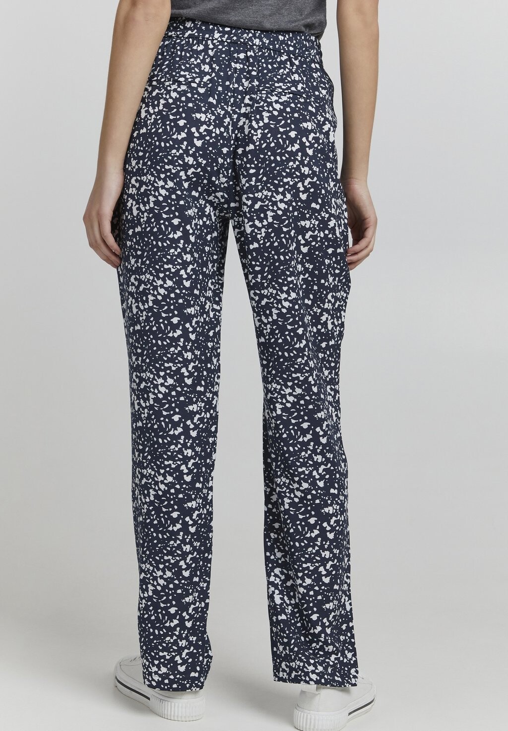 Спортивные брюки Oxmo, цвет Mottled Dark Blue
Спортивные брюки Oxmo, цвет Mottled Dark Blue