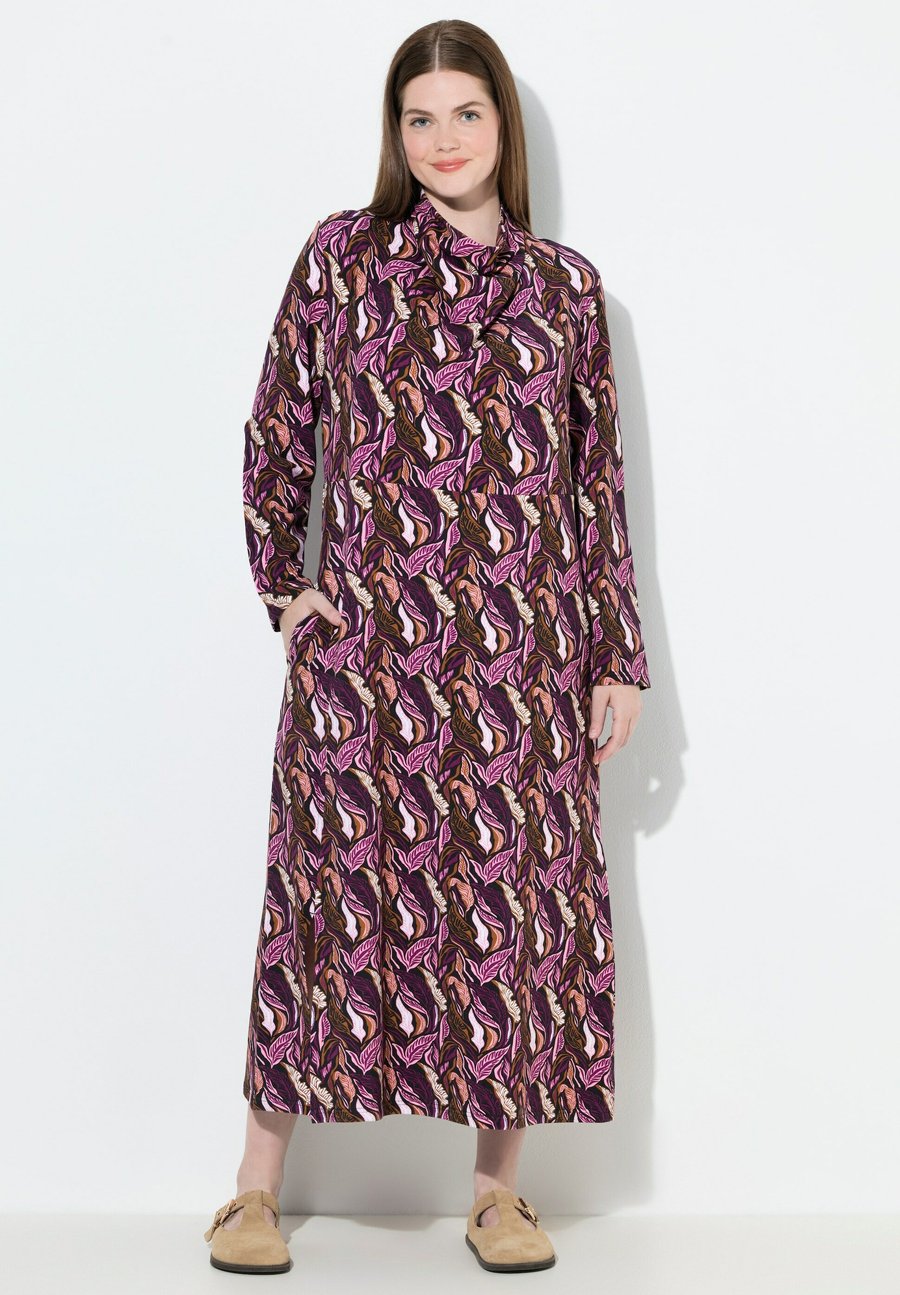Платье Ulla Popken Maxi dress, Forest Berry/Berry
Платье Ulla Popken Maxi dress, Forest Berry/Berry