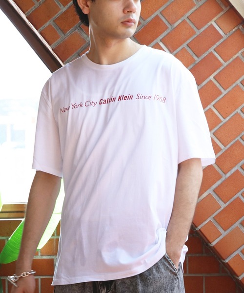 Футболка с круглым вырезом Calvin Klein, белая
Футболка с круглым вырезом Calvin Klein, белая