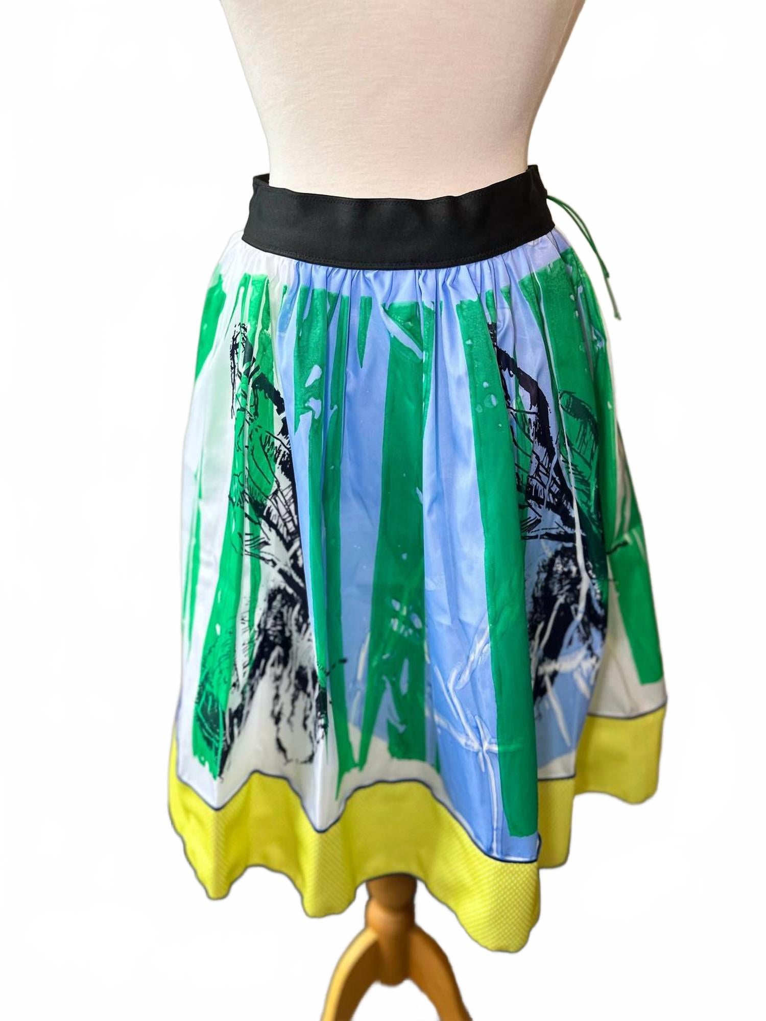 24 Gonna Arricata Юбка в синем цвете пчелы - Тафта Rohka
24 Gonna Arricata Юбка в синем цвете пчелы - Тафта Rohka