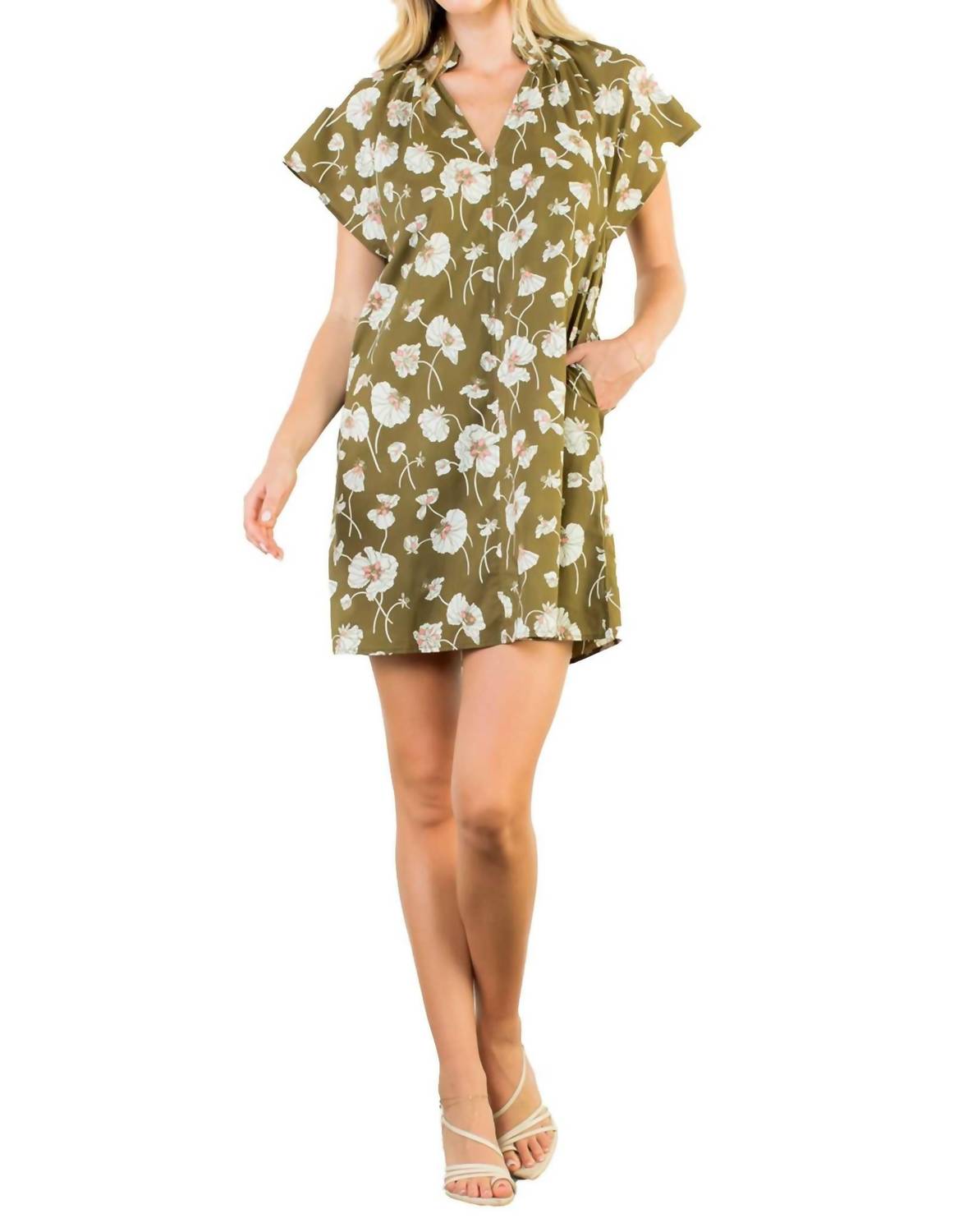 THML Платье с короткими рукавами и V-образным вырезом, с цветочным принтом, оливкового цвета
THML Платье с короткими рукавами и V-образным вырезом, с цветочным принтом, оливкового цвета