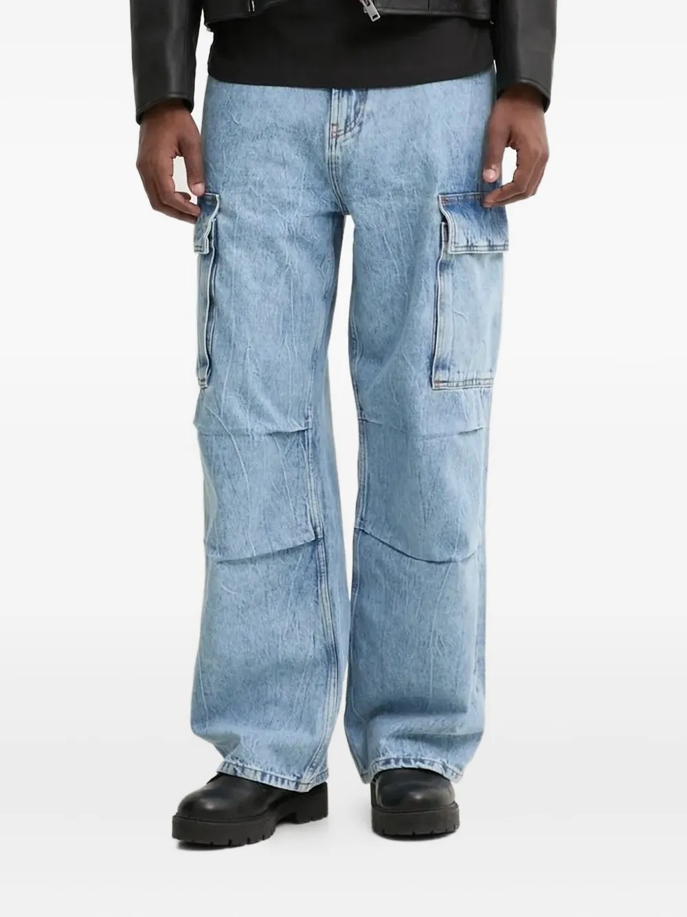 Джинсы карго с аппликацией логотипа HUGO, синий
Джинсы карго с аппликацией логотипа HUGO, синий