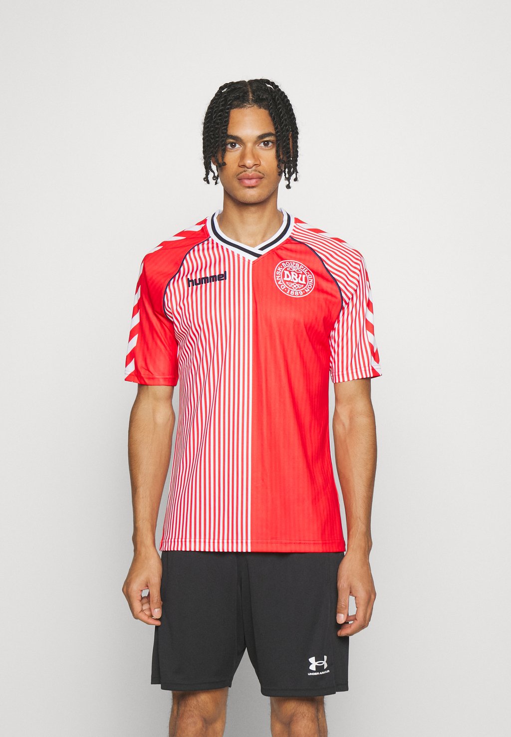 Форма национальной сборной DENMARK DBU 86 REPLICA - Sports T-shirt Hummel, красный
Форма национальной сборной DENMARK DBU 86 REPLICA - Sports T-shirt Hummel, красный