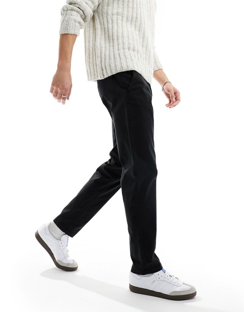 Черные зауженные брюки чинос Jack & Jones
Черные зауженные брюки чинос Jack & Jones