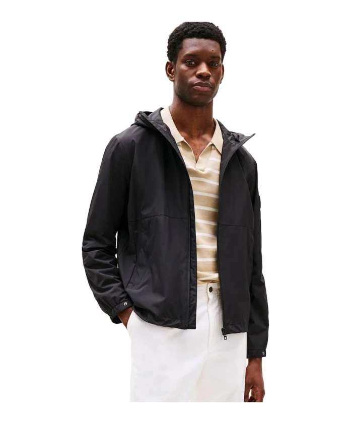 Черная куртка с капюшоном и нашивкой. Tommy Hilfiger, черный
Черная куртка с капюшоном и нашивкой. Tommy Hilfiger, черный