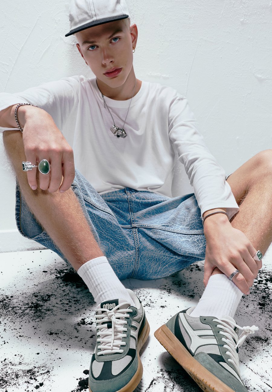 Кроссовки PULL&BEAR Trainers, Grey
Кроссовки PULL&BEAR Trainers, Grey