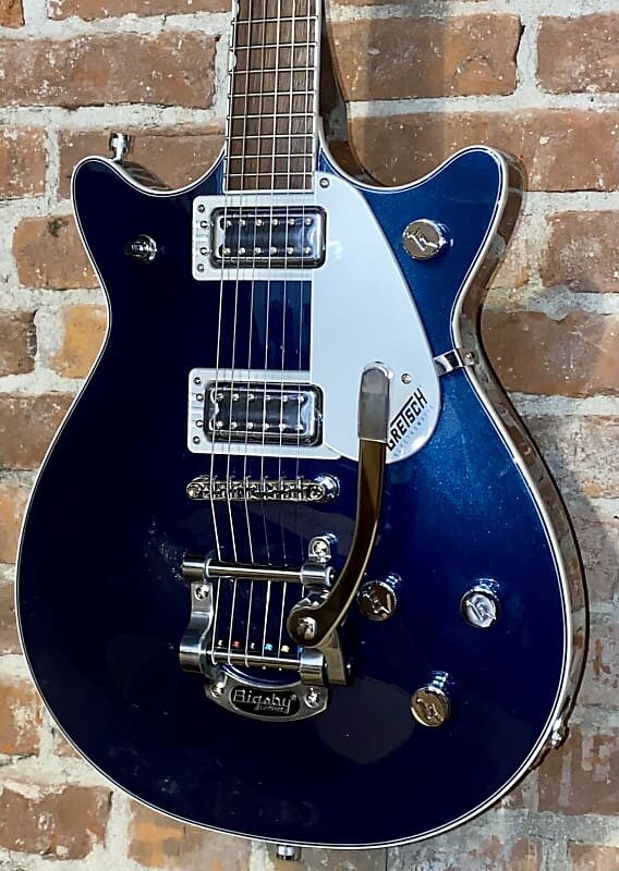 Электрогитара 2021 Gretsch G5232T Electromatic Dbl Jet FT Midnight Sapphire, Support Brick & Mortar Music Shops !
Электрогитара 2021 Gretsch G5232T Electromatic Dbl Jet FT Midnight Sapphire, Support Brick & Mortar Music Shops !