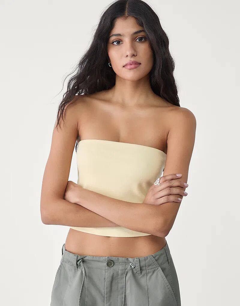 Топ-бандо Stradivarius пастельно-желтого цвета
Топ-бандо Stradivarius пастельно-желтого цвета