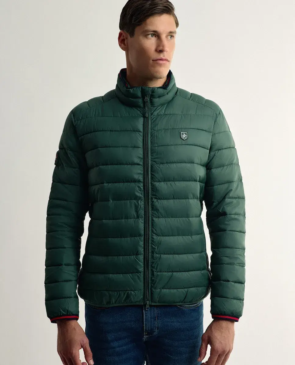 Мужской пуховик темно-зеленого цвета Valecuatro
Мужской пуховик темно-зеленого цвета Valecuatro