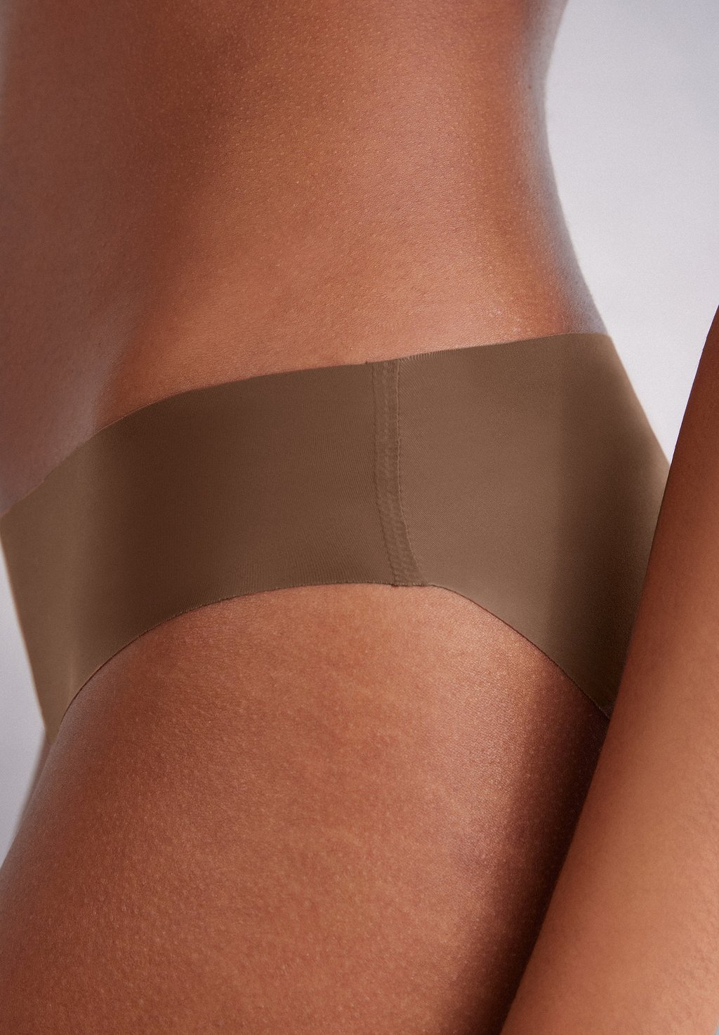 Трусы SEAMLESS SNUG-FIT Intimissimi, коричневый
Трусы SEAMLESS SNUG-FIT Intimissimi, коричневый