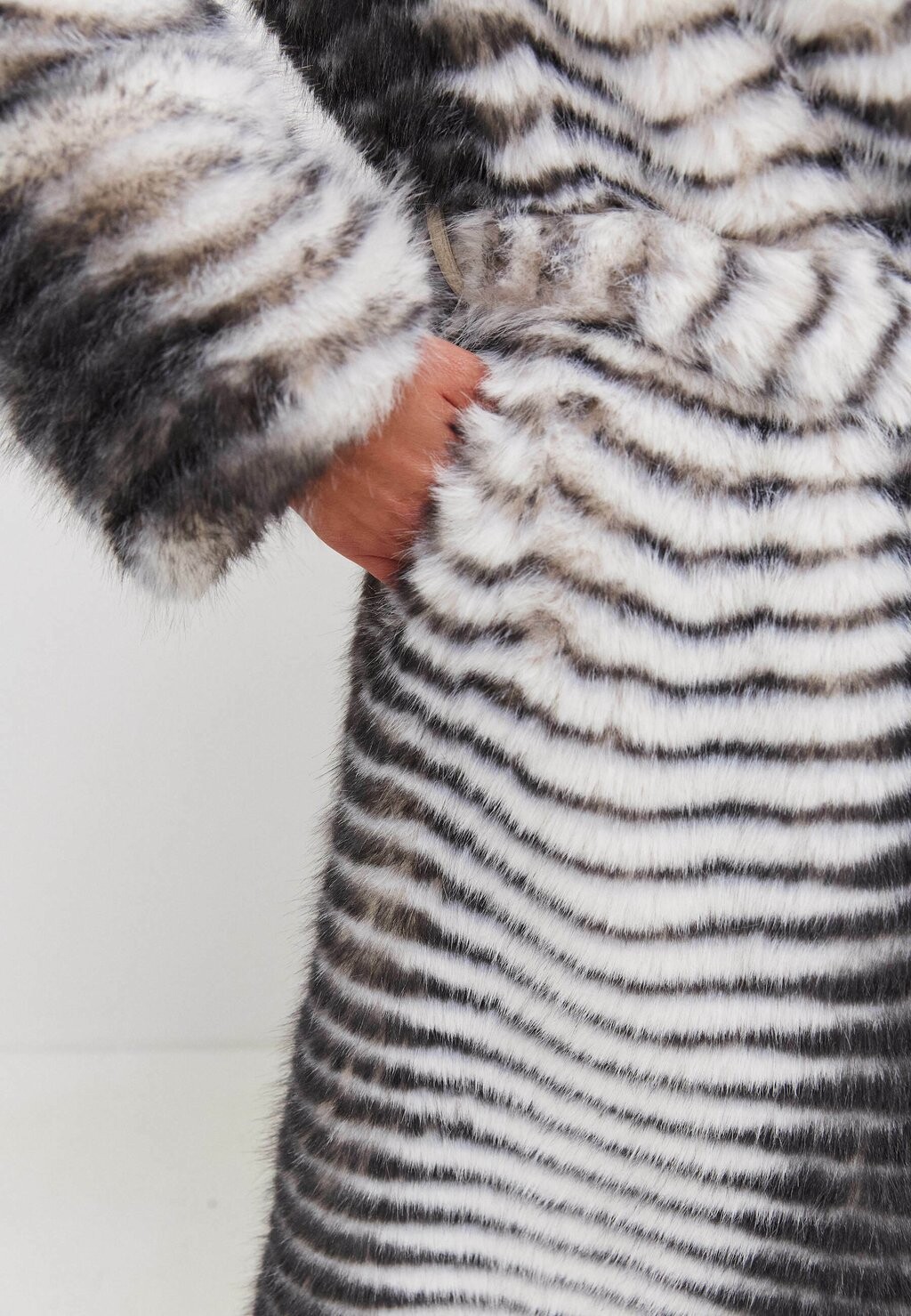 Зимнее пальто Cesare Gaspari, серый
Зимнее пальто Cesare Gaspari, серый