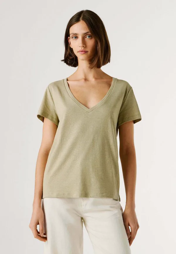 Футболка с v-образным вырезом megan (базовая) Pepe Jeans, Light Khaki Green, Зеленый, Футболка с v-образным вырезом megan (базовая) Pepe Jeans, Light Khaki Green
Футболка с v-образным вырезом megan (базовая) Pepe Jeans, Light Khaki Green, Зеленый, Футболка с v-образным вырезом megan (базовая) Pepe Jeans, Light Khaki Green