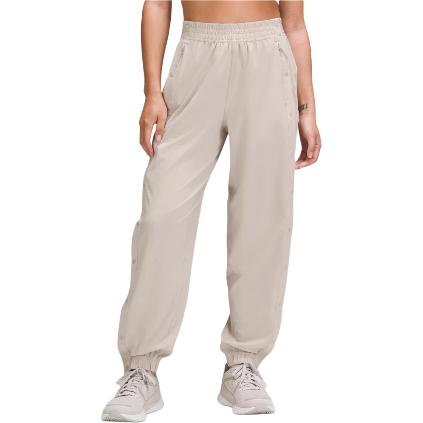 Спортивные штаны Tear Away Mid Rise Track Pant женские Lululemon, Desert Umber/Movt
Спортивные штаны Tear Away Mid Rise Track Pant женские Lululemon, Desert Umber/Movt