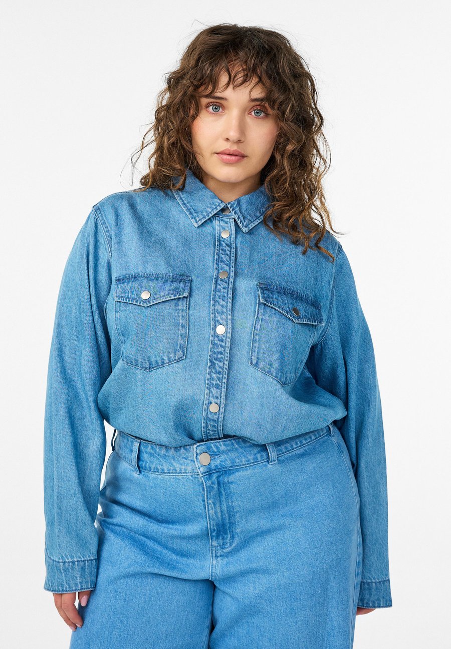Блуза Zizzi Button-down blouse, Blue Denim
Блуза Zizzi Button-down blouse, Blue Denim
