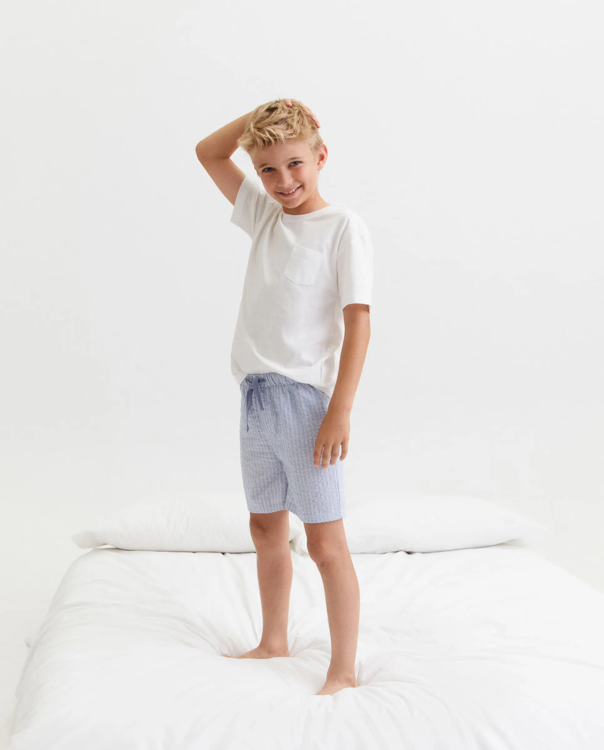 Детские пижамные шорты из ткани в полоску Cotton Juice, синий
Детские пижамные шорты из ткани в полоску Cotton Juice, синий