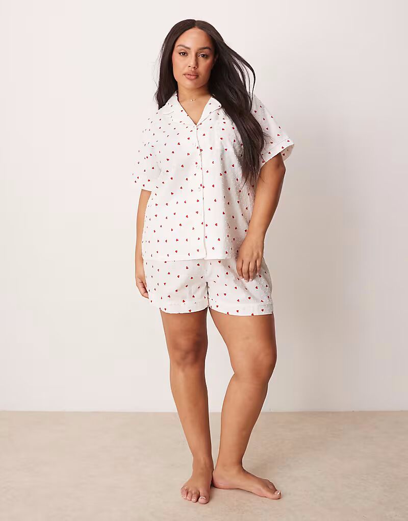 Loungeable Curve пижамный комплект с короткими рукавами и шортами с принтом в виде сердца в цвете слоновой кости
Loungeable Curve пижамный комплект с короткими рукавами и шортами с принтом в виде сердца в цвете слоновой кости