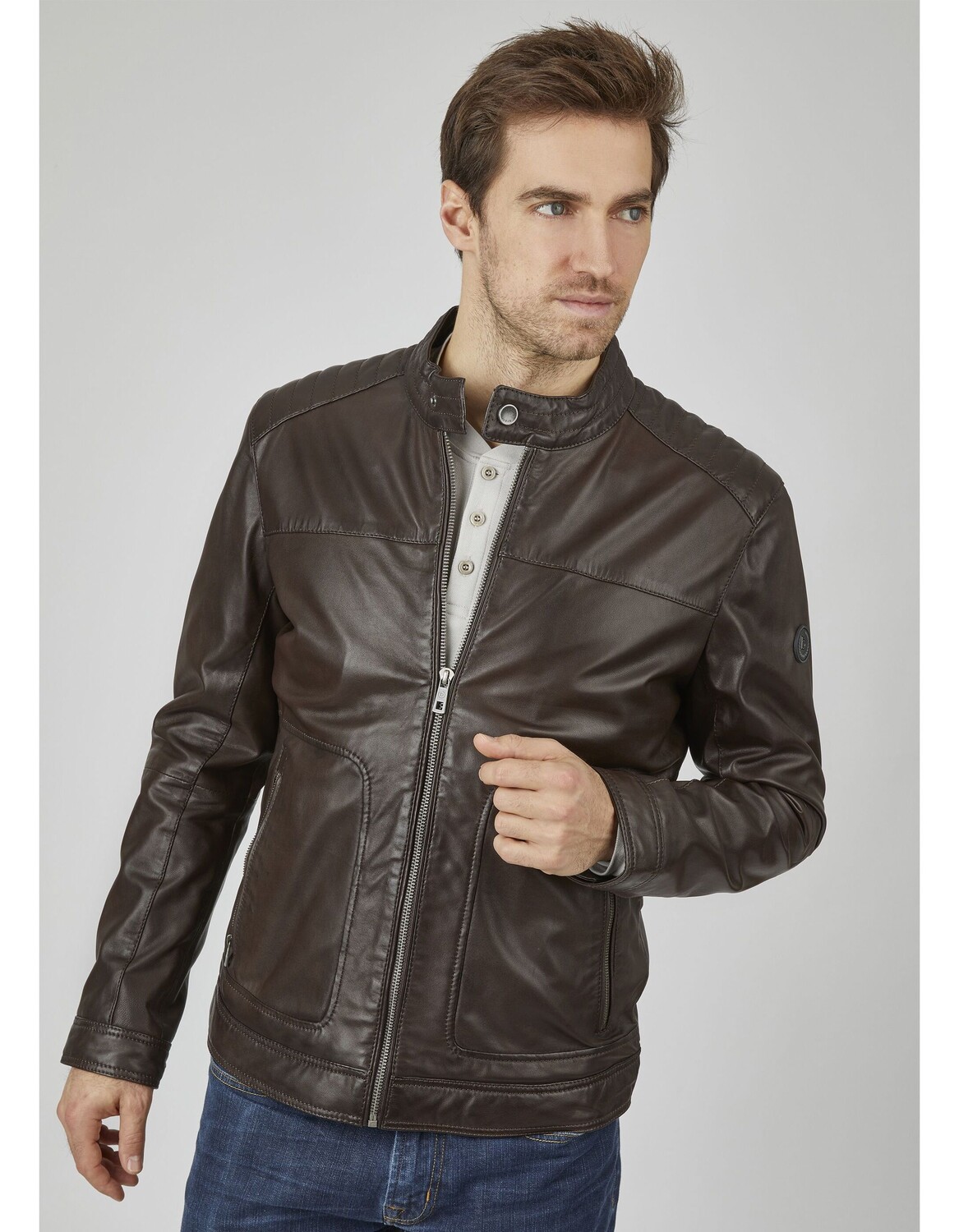 Кожаная куртка Bugatti Claudio, темно коричневый
Кожаная куртка Bugatti Claudio, темно коричневый