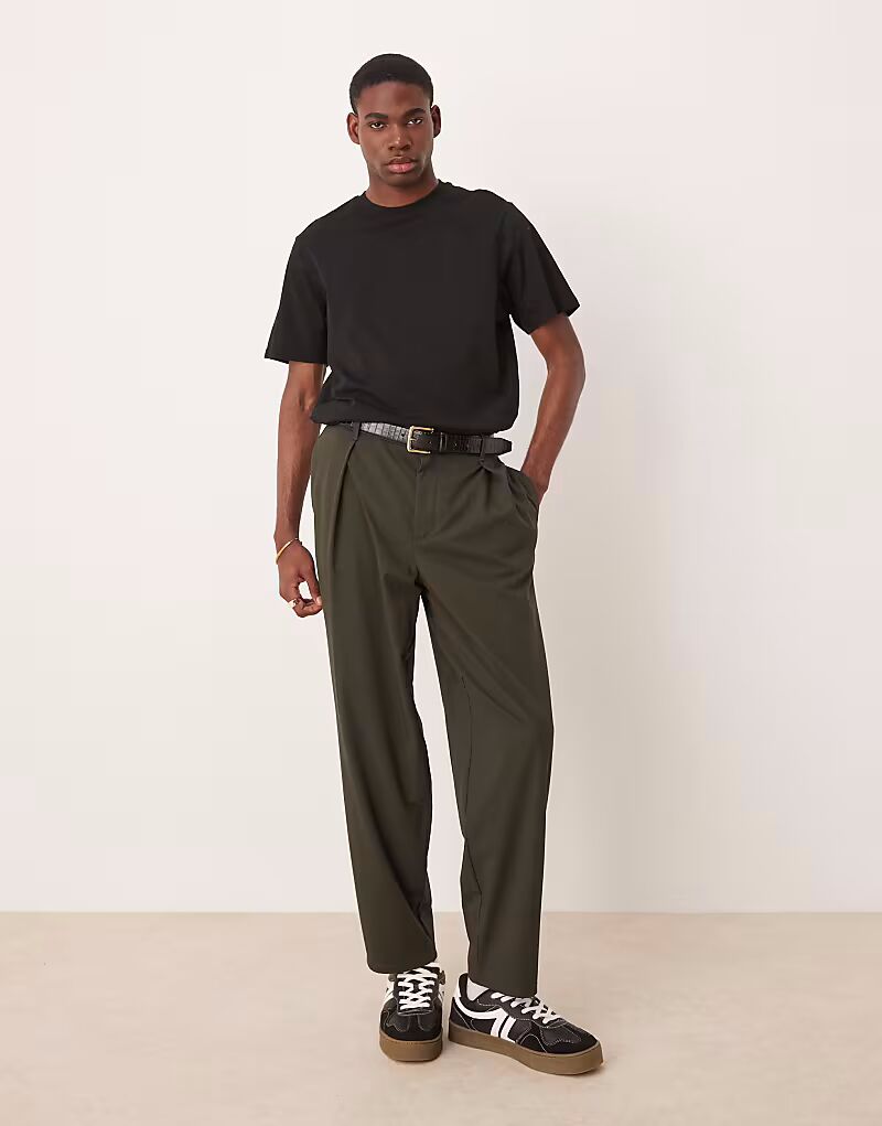 Зауженные брюки свободного кроя с глубокими складками серого цвета от ASOS DESIGN
Зауженные брюки свободного кроя с глубокими складками серого цвета от ASOS DESIGN