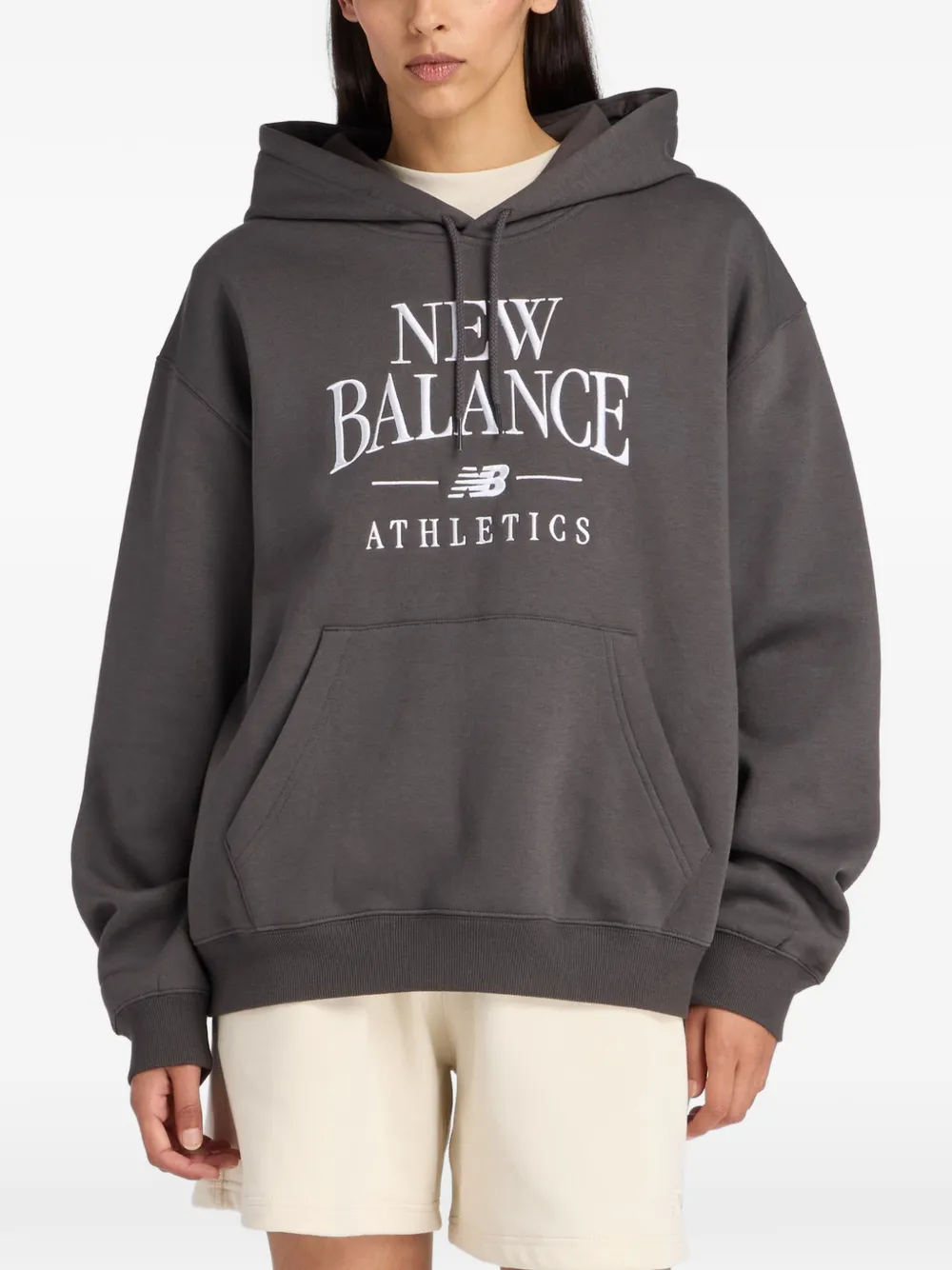 Худи с вышитым логотипом New Balance, черный
Худи с вышитым логотипом New Balance, черный