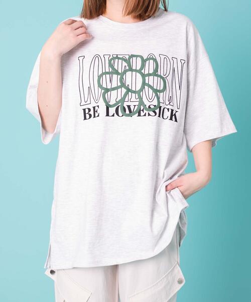 Футболка с принтом WOND, цветочный принт
Футболка с принтом WOND, цветочный принт