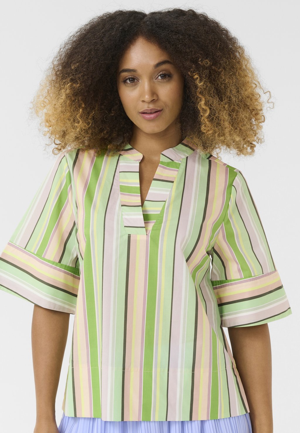 Блуза CUMOLA Culture, зеленый
Блуза CUMOLA Culture, зеленый