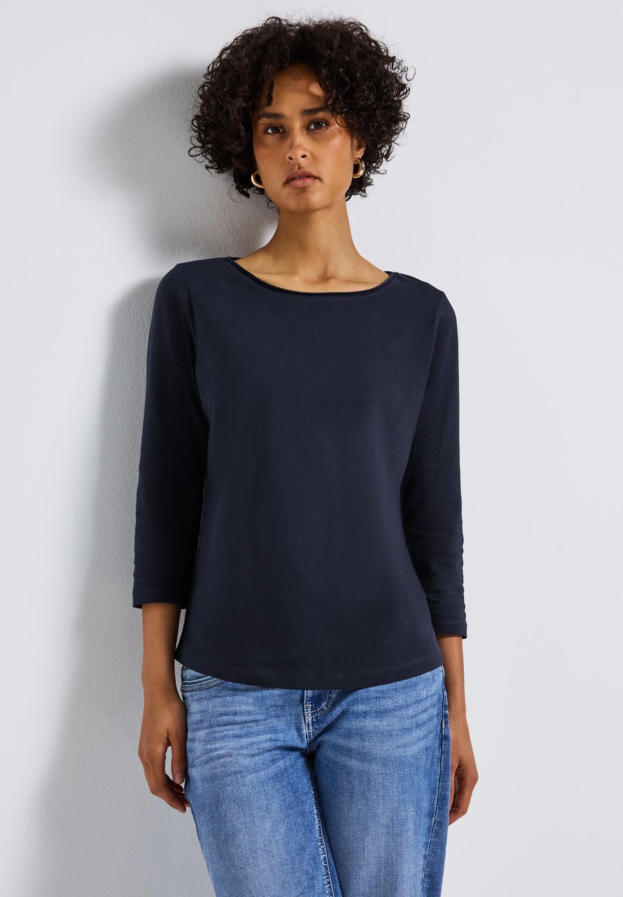 Топ Street One MIT 3/4 ARM, Blau/Dark Blue
Топ Street One MIT 3/4 ARM, Blau/Dark Blue