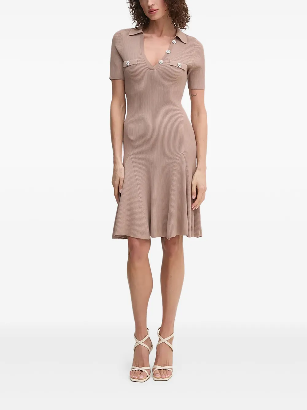 Декорированное платье миди в рубчик GUESS USA, нейтральный
Декорированное платье миди в рубчик GUESS USA, нейтральный