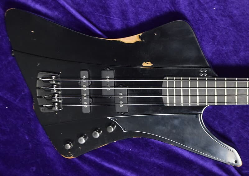 Басс гитара Sandberg "Forty Eight" Victor Brandt Sign., Hardcore-Aged Black / Ebony
Басс гитара Sandberg "Forty Eight" Victor Brandt Sign., Hardcore-Aged Black / Ebony