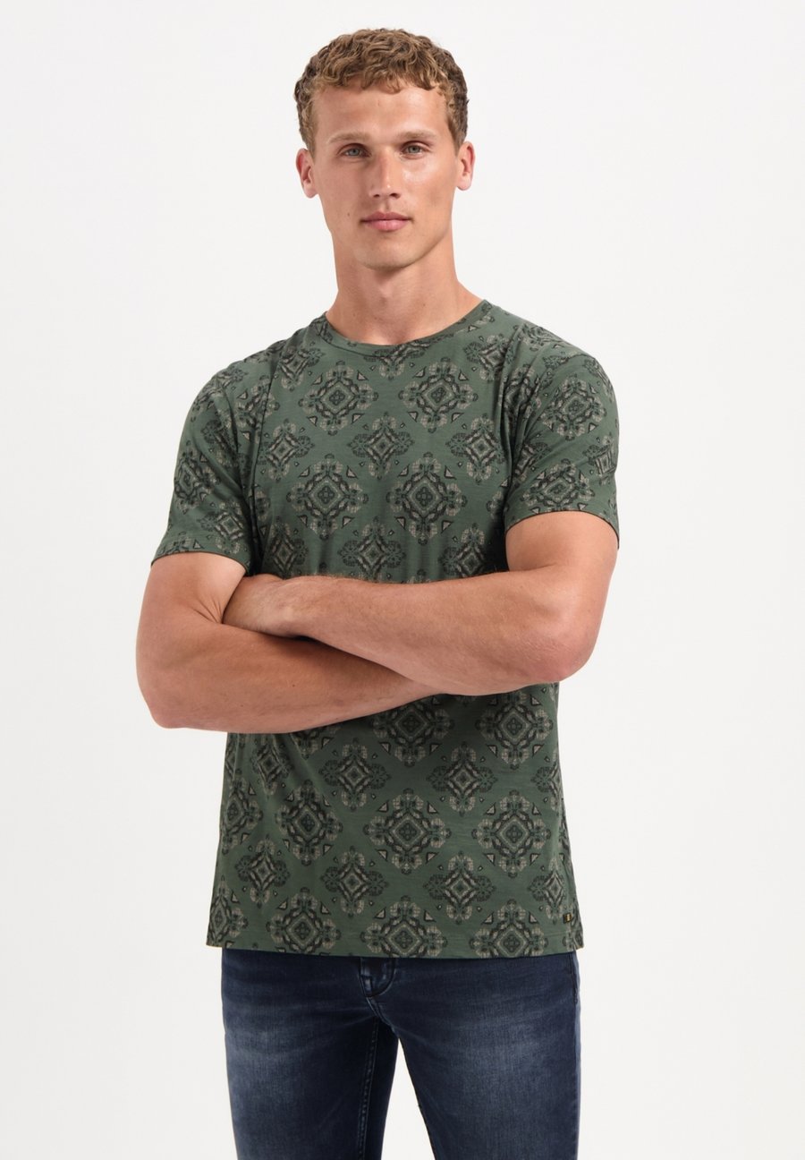 Футболка NO EXCESS Print T-shirt, Dark Green, Зеленый, Футболка NO EXCESS Print T-shirt, Dark Green
Футболка NO EXCESS Print T-shirt, Dark Green, Зеленый, Футболка NO EXCESS Print T-shirt, Dark Green