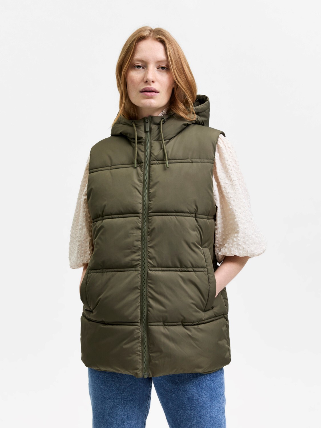 Утепленный жилет SELECTED FEMME Warme Puffer Stepp Wattierte Übergangsjacke SLFALINA, хаки 
Утепленный жилет SELECTED FEMME Warme Puffer Stepp Wattierte Übergangsjacke SLFALINA, хаки