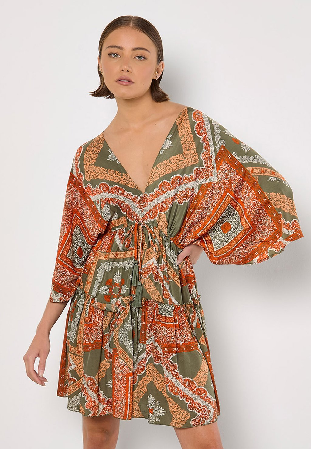 Повседневное платье Apricot, хаки
Повседневное платье Apricot, хаки