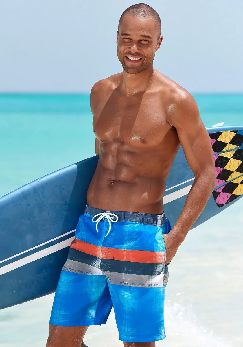 Купальные шорты Chiemsee, эластичный пояс, с внешним шнуром, с боковыми карманами, оранжевый
Купальные шорты Chiemsee, эластичный пояс, с внешним шнуром, с боковыми карманами, оранжевый