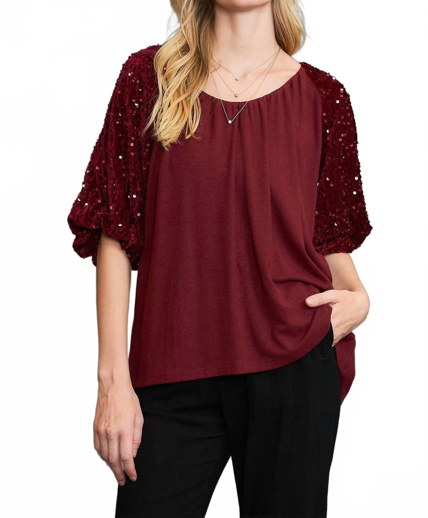 Блестящий вязаный топ из вельвета в винном цвете Umgee, Wine
Блестящий вязаный топ из вельвета в винном цвете Umgee, Wine